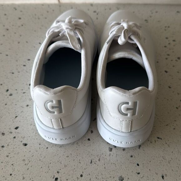 Cole Haan Women’s White Soft Leather Sneakers Casual Shoes Size 9.5 EUC - Picture 3 of 12